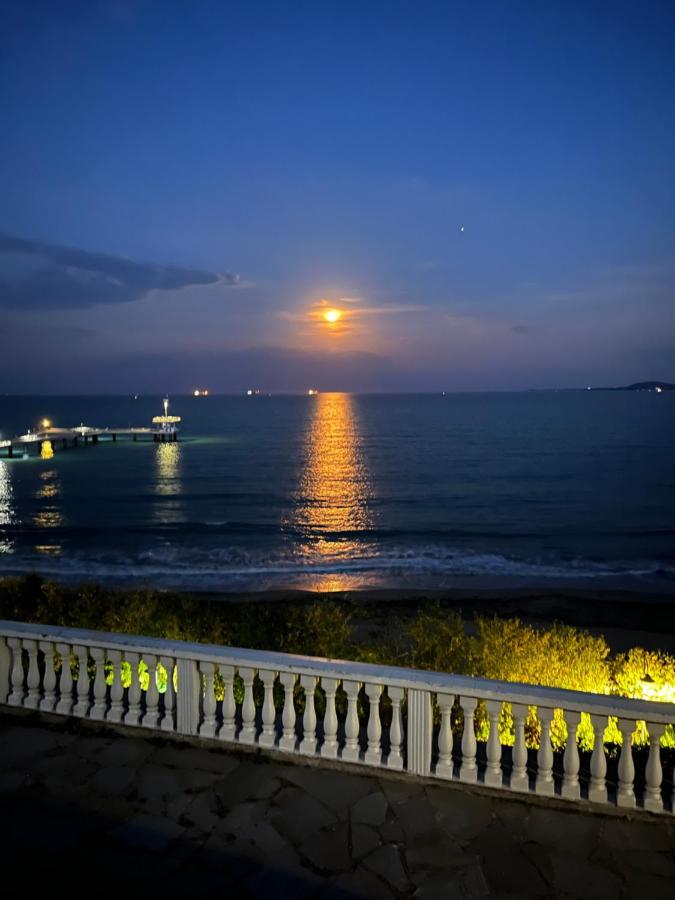 Azzurro Premium Apartment On Bulevard Bogoridi Burgas City Exterior foto