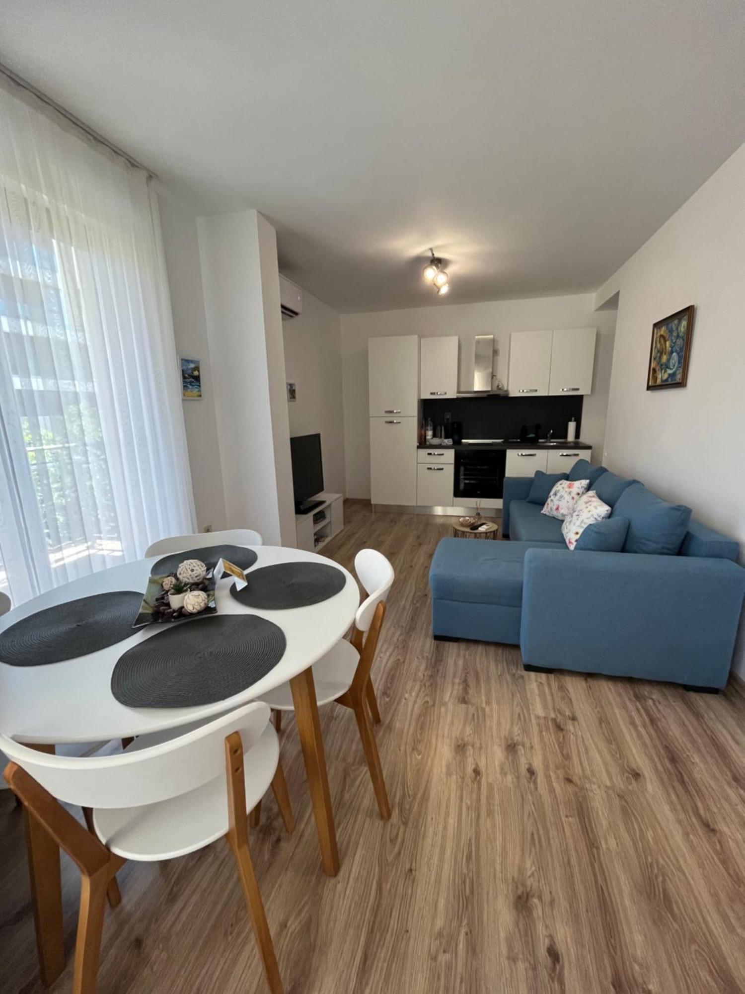 Azzurro Premium Apartment On Bulevard Bogoridi Burgas City Exterior foto