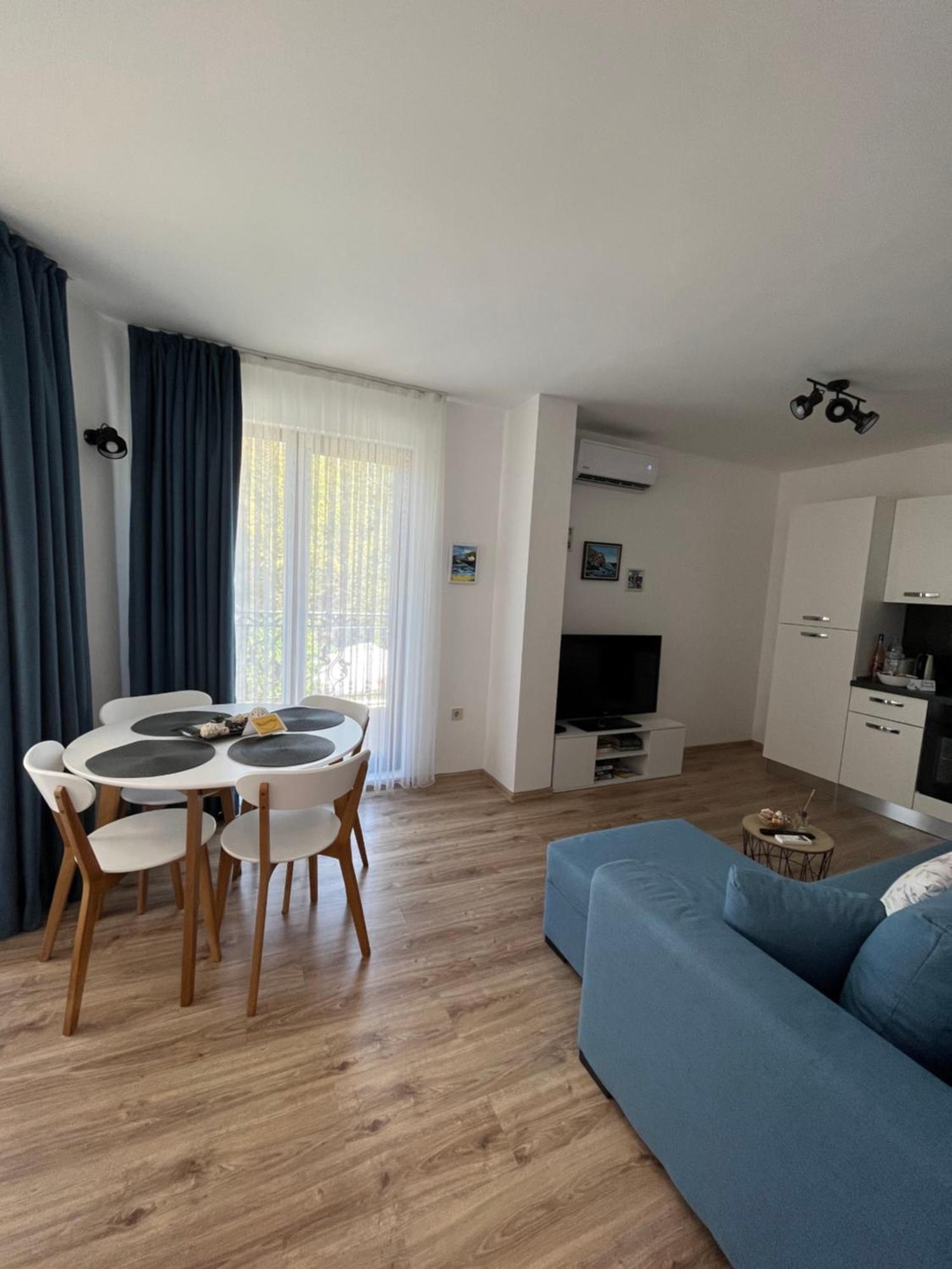 Azzurro Premium Apartment On Bulevard Bogoridi Burgas City Exterior foto