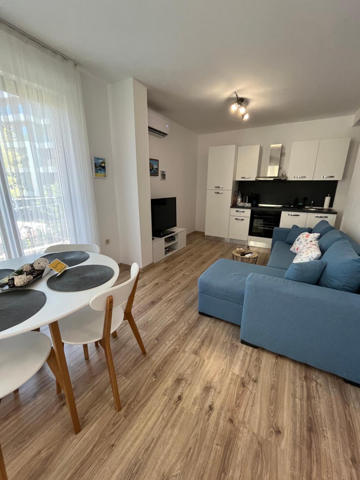Azzurro Premium Apartment On Bulevard Bogoridi Burgas City Exterior foto